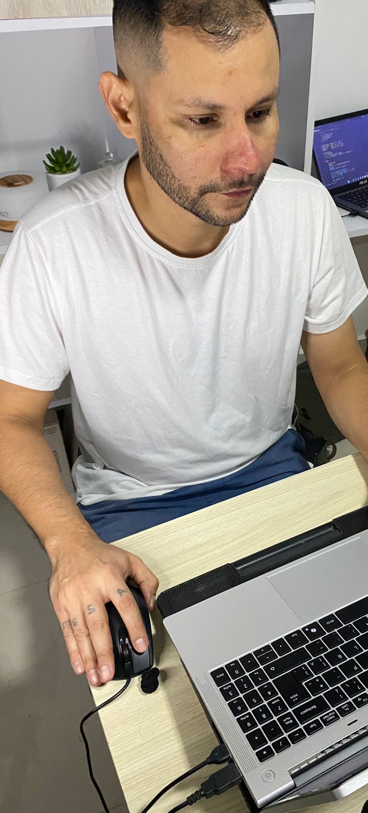 Foto de Jhonatan Mesa, desarrollador de software